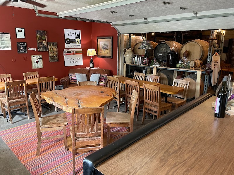 The Cleveland Winery / Vino Veritas Cellars Cleveland atmosphere