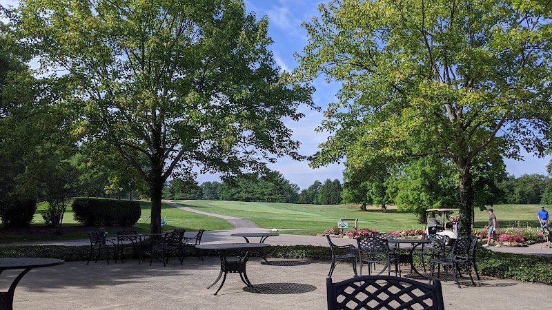 Manakiki Golf Course Cleveland atmosphere