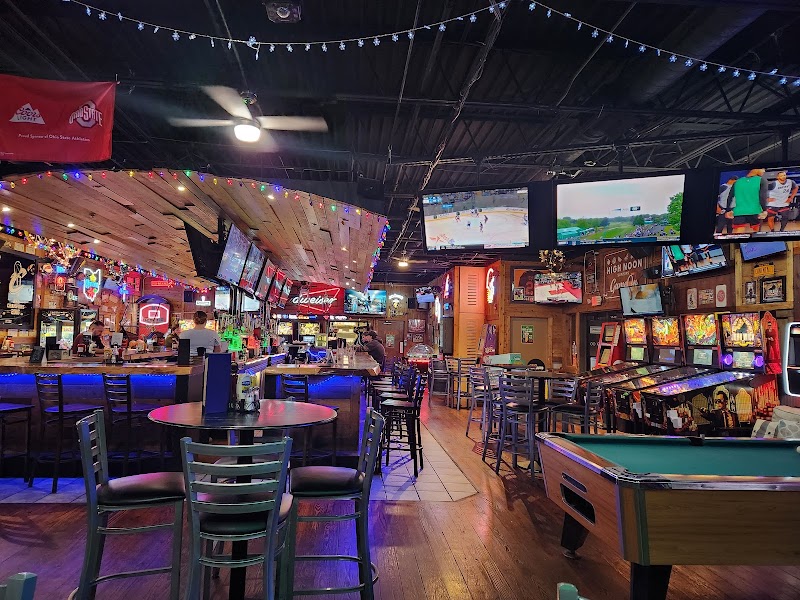 Game On Bar & Grill Cleveland atmosphere