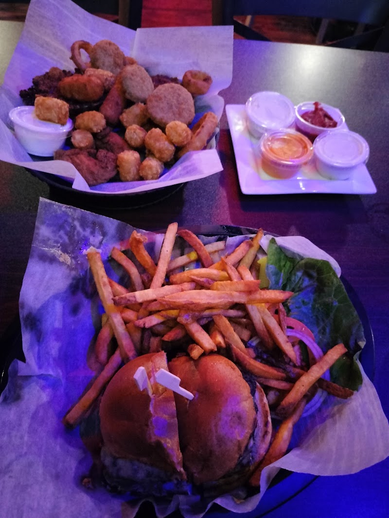 Game On Bar & Grill Cleveland atmosphere