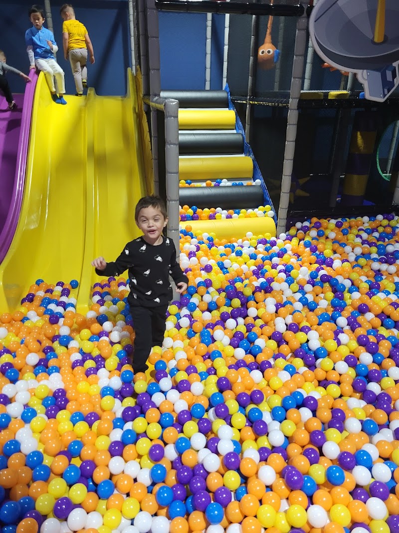 D&R PLAYLAND Cleveland atmosphere