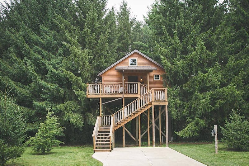 Pine Cove Lodging Cleveland exterior