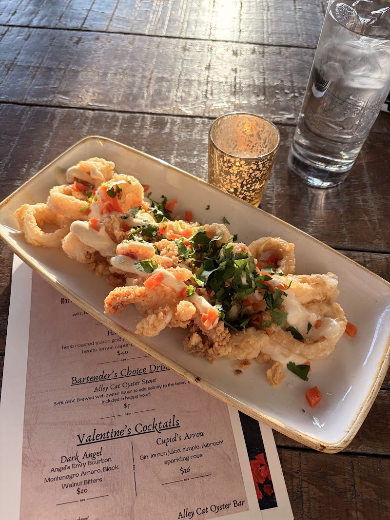 Alley Cat Oyster Bar Cleveland atmosphere