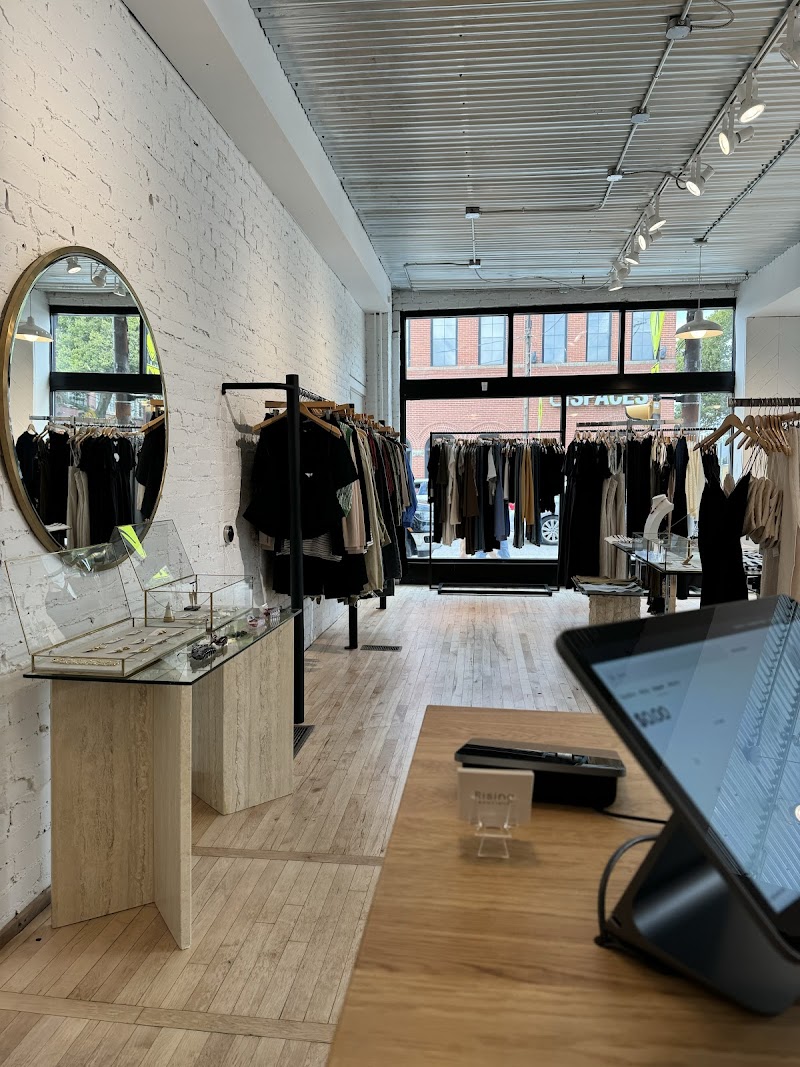 Rising Boutique Cleveland atmosphere