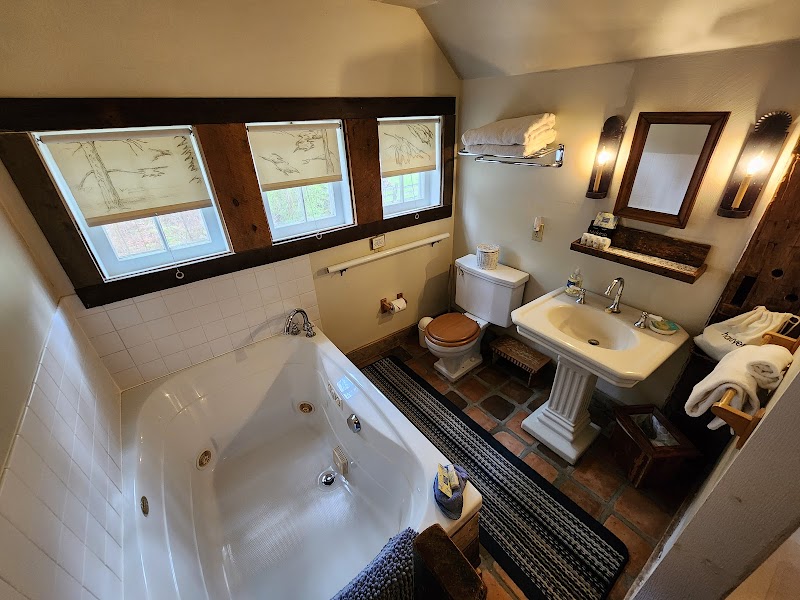 The Inn at Brandywine Falls Cleveland atmosphere