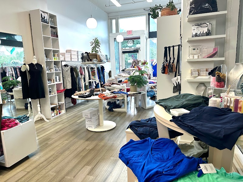 Intro Boutique Cleveland atmosphere