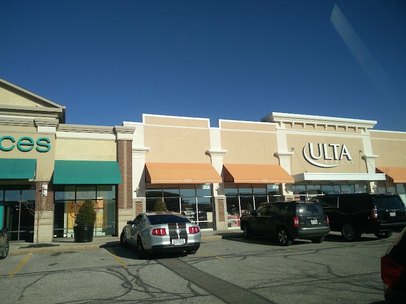Westgate Shopping Center Cleveland atmosphere