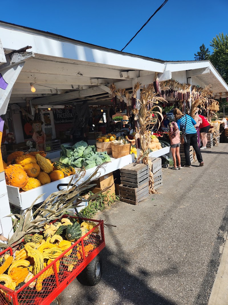 Willie's Farm Market Cleveland atmosphere